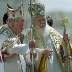 His Holiness Pope John Paul II (left) and His Beatitude Father Teoctist, Patriarch of the Romanian Orthodox Church (right) in Bucharest Photo credit: (c) Artur MUSTATA / AGERPRES ARCHIVE 
