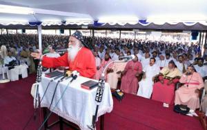 Joseph Mar Thoma Metropolitan speaking at the 118th Maramon Convention (2013). Photo by The Hindu